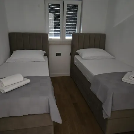 Eis Apartman Brodarica (Sibenik-Knin)