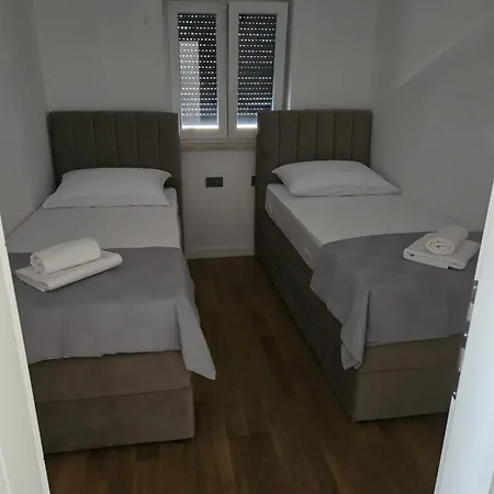 Eis Appartement Brodarica (Sibenik-Knin)