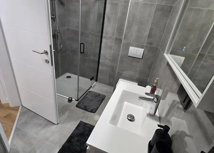 Eis * Brodarica (Sibenik-Knin)